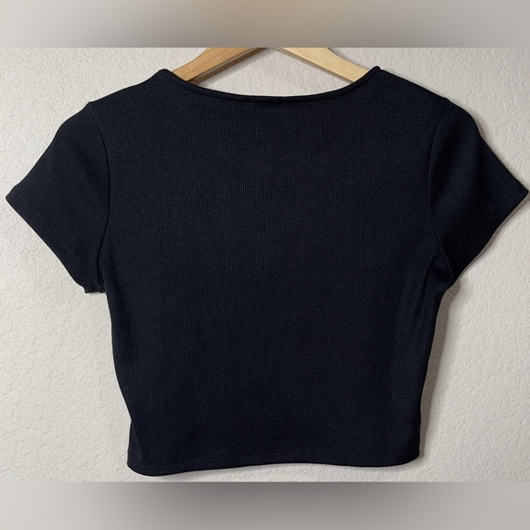 Princess Polly El Basico Cropped Ribbed Tee in Black Size 8 - Picture 4 of 9